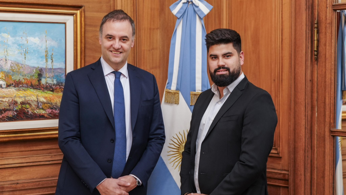 Adorni presentó a Fabián Fernández como el nuevo Secretario de Comunicación y Prensa