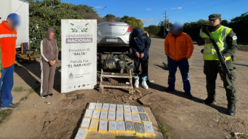 Descubren 27 kilos de cocaína “delfín” sumergidos dentro del tanque de combustible de un auto