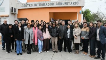 La intendente Norma Fuentes y la ministra de Salud, Natividad Nassif inauguraron un consultorio de salud integral para adolescentes