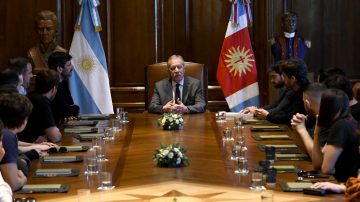 El gobernador Elías Suárez se reunió con jóvenes líderes de todo el país y compartieron la experiencia de Santiago del Estero