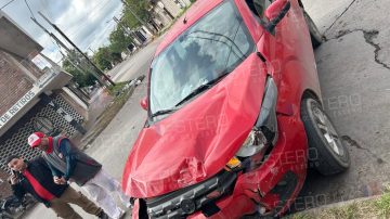 Fuerte choque en Capital dejó daños materiales costosos