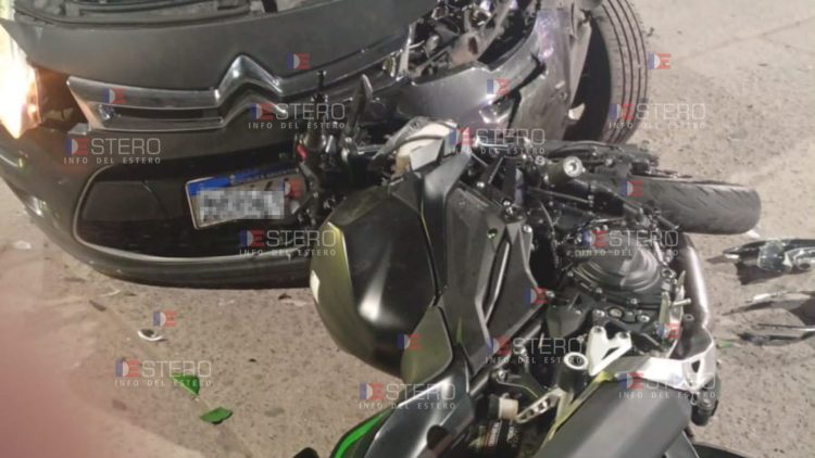 Impactante choque en La Banda: un motociclista sufrió serios golpes y debió ser hospitalizado