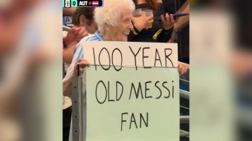 Tiene 100 años y es fan de Messi: quién es la abuela que se hizo viral en la transmisión de Argentina vs. Austria