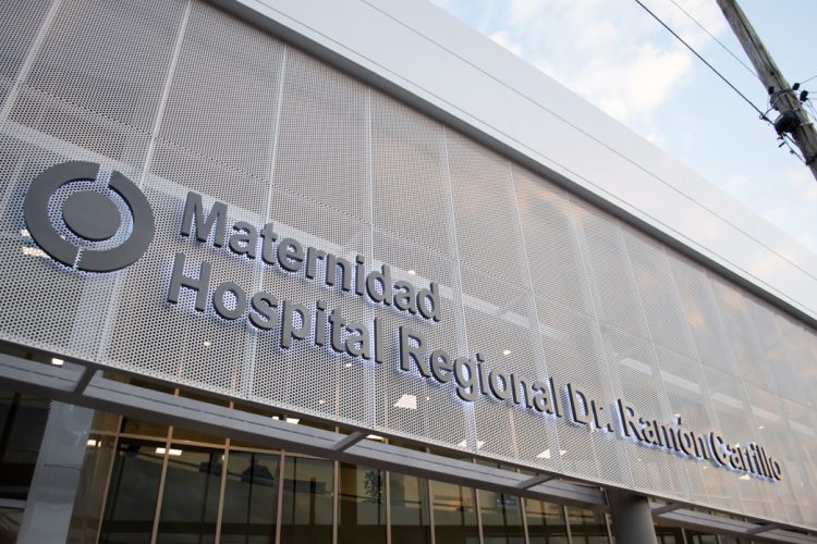 Una joven de 21 años dijo que se practicó un aborto con pastillas, sufrió intensos dolores y debió ser internada de urgencia