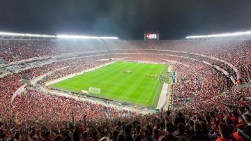 River sueña con un amistoso de lujo ante Barcelona en el Monumental