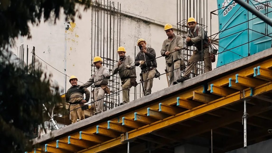 Cambian los recibos de sueldo: mostrarán en detalle aportes, descuentos y costos laborales
