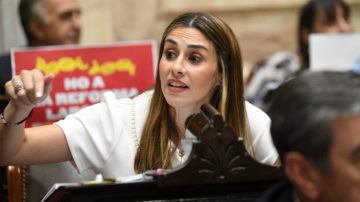 Pagano afirmó que el Gobierno “acalla” a los periodistas “con pauta”