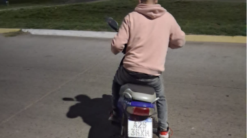 Piden ayuda para encontrar una moto que fue robada: es el único medio de trabajo de su dueña