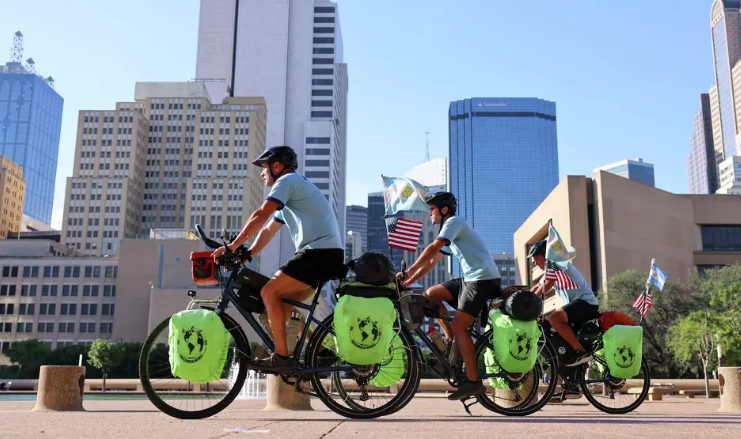 Tres amigos pedalearon 17.000 kilómetros en 9 meses por América para acompañar a la Selección Argentina en el Mundial