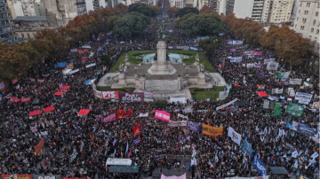 A 11 años del primer “Ni Una Menos”: multitudinaria marcha frente al Congreso con un fuerte reclamo a la Justicia y al Gobierno