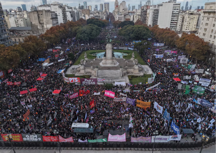 A 11 años del primer “Ni Una Menos”: multitudinaria marcha frente al Congreso con un fuerte reclamo a la Justicia y al Gobierno