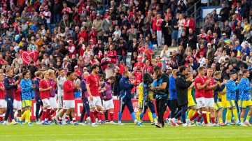 Eriksen se desplomó en un amistoso y el partido fue suspendido