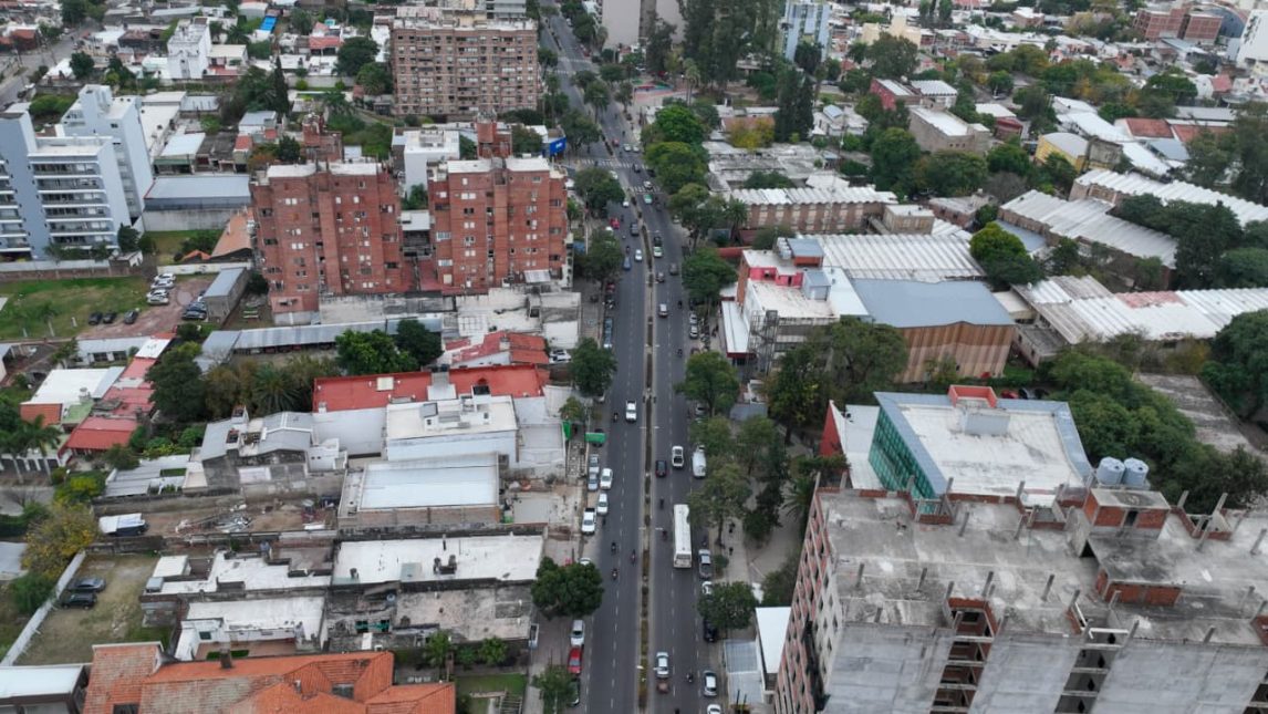 Cielo gris y ambiente húmedo: las imágenes que dejó la mañana santiagueña