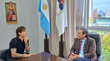 Silva Neder entregó una distinción a Maher Carrizo por su destacada trayectoria