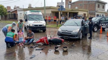 Las Termas: violento choque entre un auto y una moto dejó a dos menores heridos