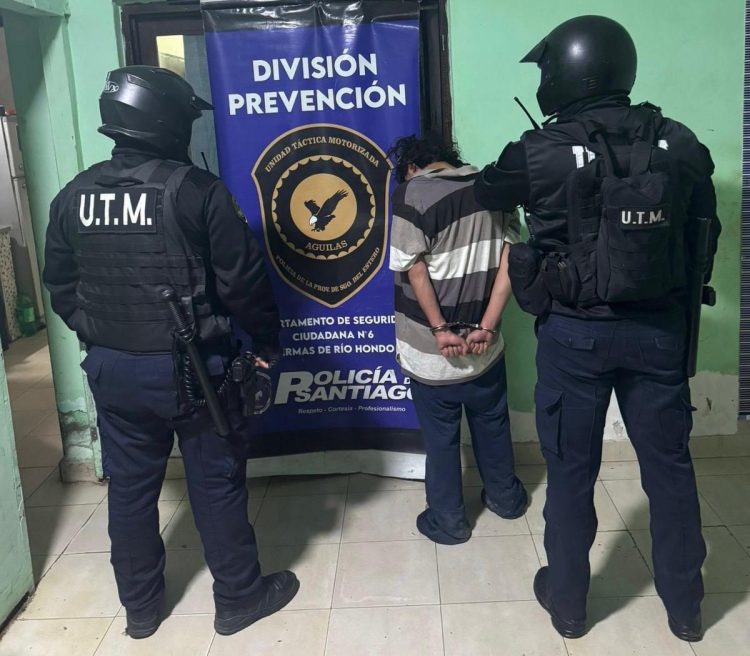 Intentó llevarse una moto empujándola y fue aprehendido tras una persecución