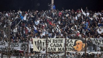 Del escenario al tablón: por qué el Indio Solari se volvió parte del fútbol argentino