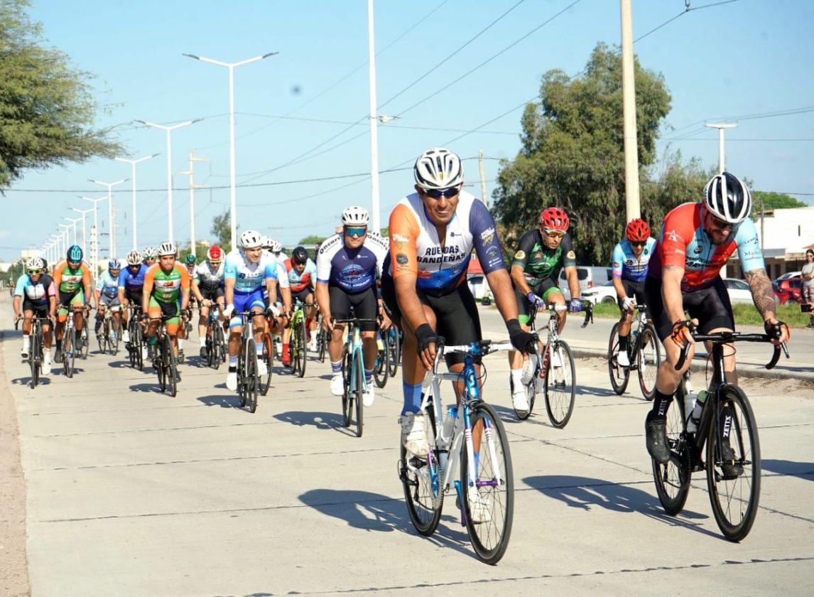 Se realizó con éxito el encuentro de ciclismo en el circuito callejero de Ruta 1