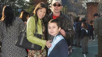 Defenestraron al hijo del Indio Solari por trabajar en la Legislatura, pero revelaron el destino de su sueldo