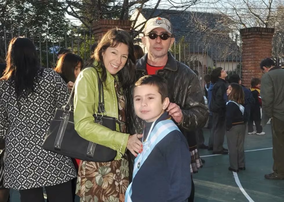 Defenestraron al hijo del Indio Solari por trabajar en la Legislatura, pero revelaron el destino de su sueldo