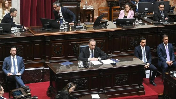 La oposición convocó a una sesión especial y busca activar la remoción del jefe de Gabinete