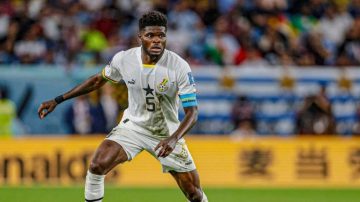 Thomas Partey no podrá jugar el debut de Ghana por una causa de violación en su contra