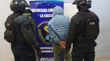 Aprehenden a dos hombres acusados de robar ladrillos de telgopor de una obra en construcción