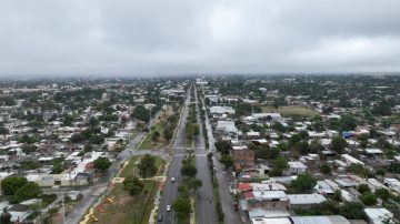 Postales de una mañana gris en Santiago del Estero: el tiempo sigue inestable en este feriado de lunes