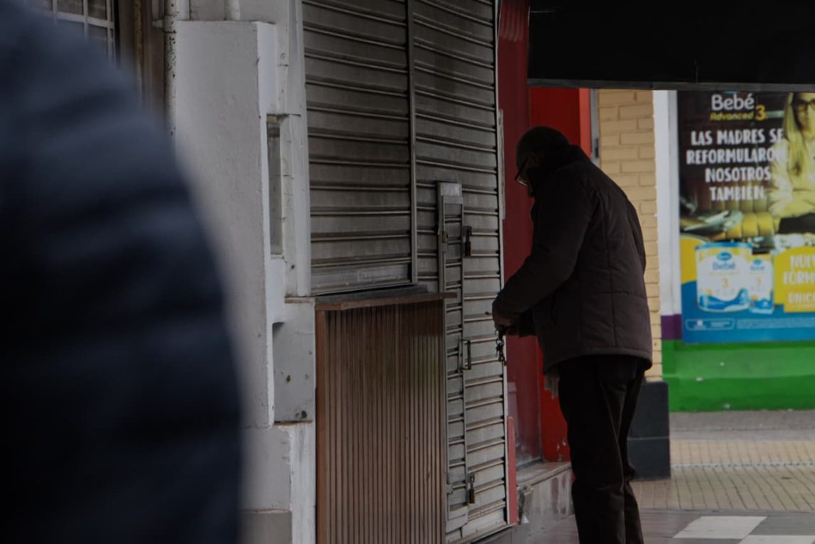 El feriado se hizo sentir: poca circulación y comercios cerrados en el microcentro