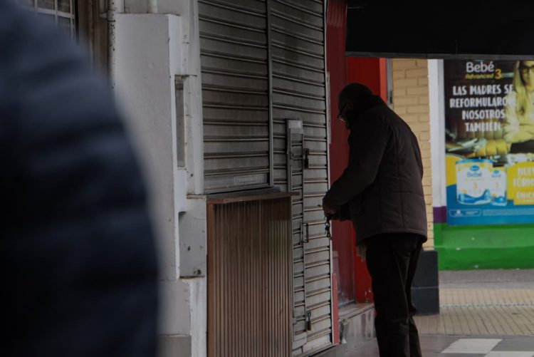 El feriado se hizo sentir: poca circulación y comercios cerrados en el microcentro
