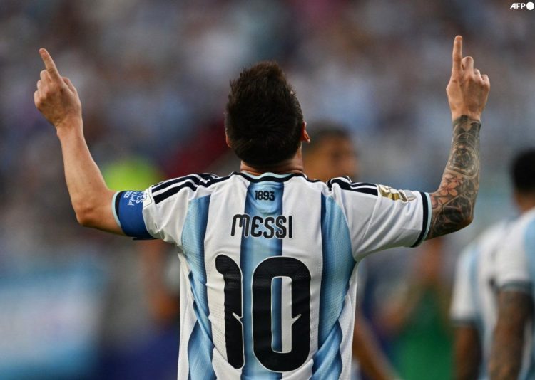 No hay récord que aguante: Messi, hat-trick y Argentina golea a Argelia