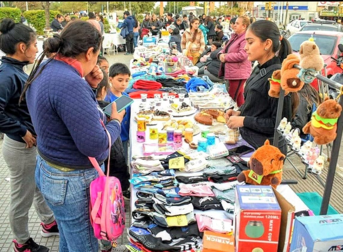 El municipio promueve el emprendedurismo con una “Feria Especial del Día del Padre”