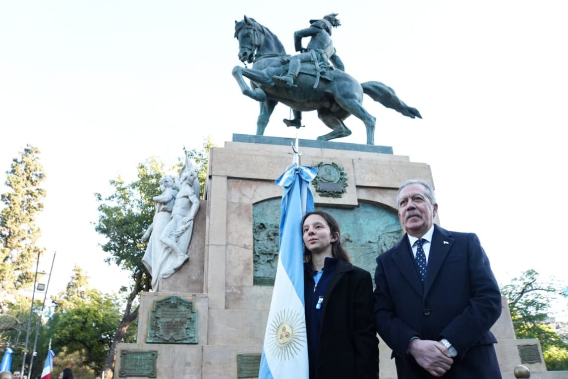 Suárez: “Debemos honrar nuestra bandera y cumplir con nuestra parte de la historia”