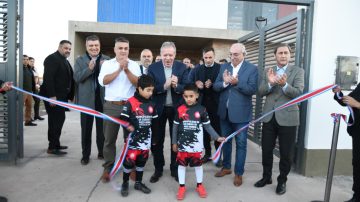 El Gobernador inauguró un Polideportivo y un paquete de obras en Pozo Hondo