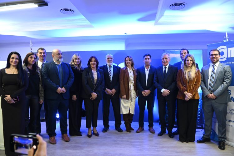El gobernador Elías Suárez participó del acto por los 100 años de la Cámara de Comercio e Industria de Santiago del Estero