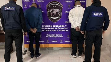 Secuestran un auto que fue robado en Córdoba y detienen a dos hombres