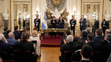 Diego Santilli juró como Jefe de Gabinete con la presencia de Adorni: quiénes son todos los gobernadores y funcionarios que participaron