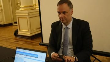 Caso Adorni: el Senado postergó una semana la sesión que estaba prevista para mañana