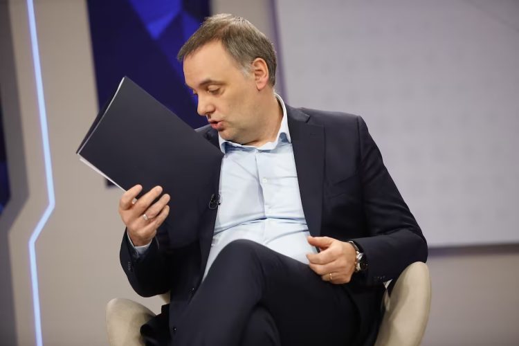 Adorni tendría las horas contadas: el Gobierno pretende evitar una moción de censura