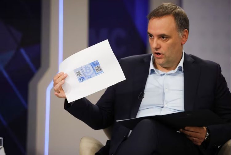 Investigan millonarias compras de Manuel Adorni con tarjetas de empleados públicos