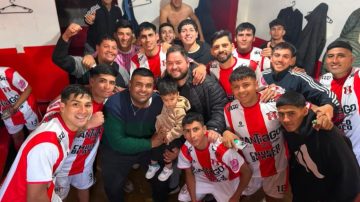 Agua y Energía derrotó a Banfield y mantiene viva la ilusión de clasificar
