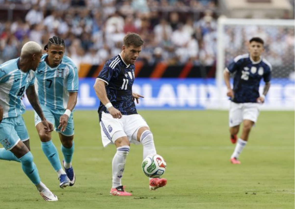 Argentina venció a Honduras y arrancó con una sonrisa la preparación para el Mundial