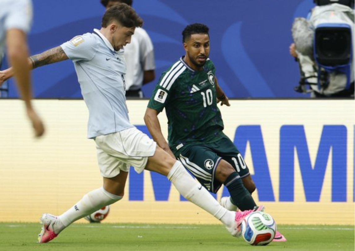 Uruguay reaccionó a tiempo y rescató un empate ante Arabia Saudita
