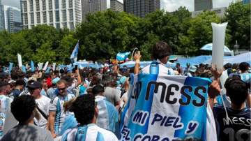 Dallas se tiñó de celeste y blanco: multitudinario banderazo para la Selección