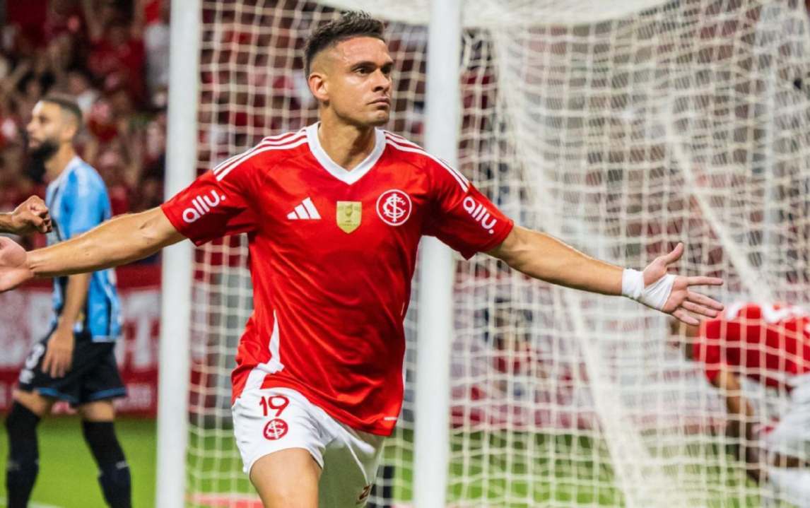 Rafael Santos Borré, a un paso de concretar su vuelta a River