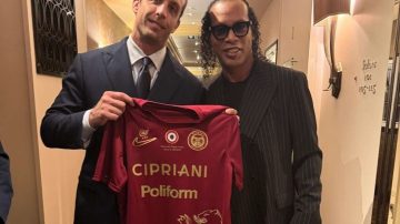 ¿Marketing o regreso histórico? Ronaldinho desembarca en el fútbol italiano