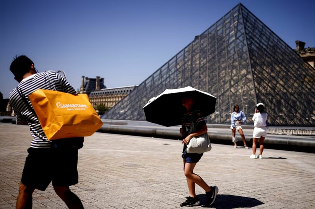 Más de 800 escuelas cerrarán por el calor extremo en Francia