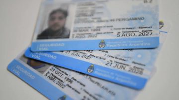 “Dije que iba a llamar a Info del Estero y me solucionaron todo”, el reclamo de un bandeño por demoras en la entrega del carnet de conducir