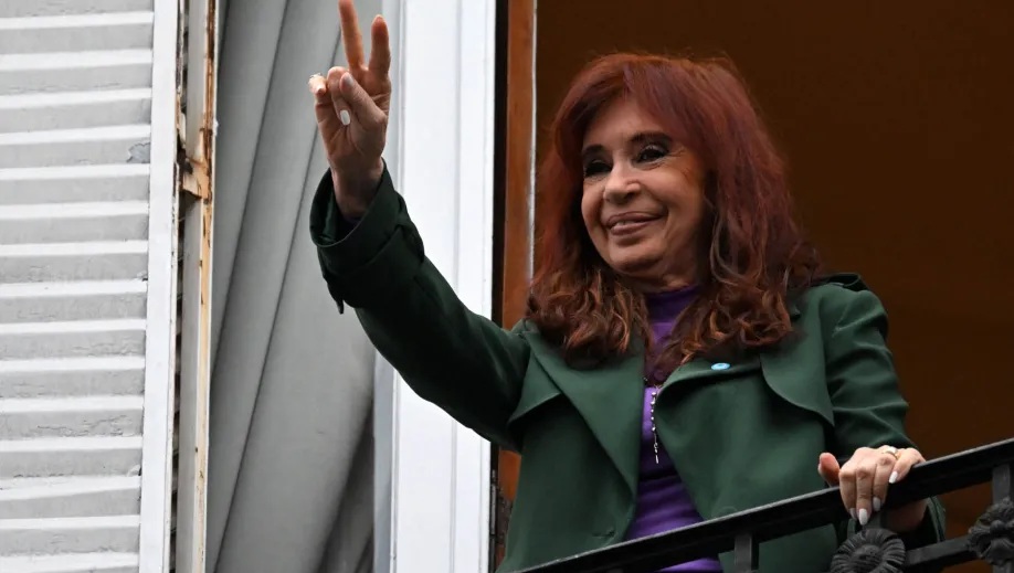 Ratifican la prisión domiciliaria de Cristina Kirchner por “cumplimiento adecuado” de las condiciones acordadas