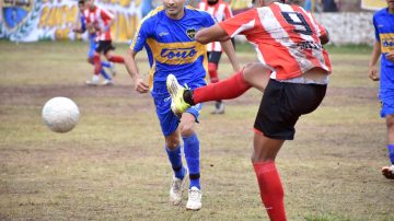 Boca y Sportivo igualaron en el clásico de Tintina y homenajearon a Felipe Gómez